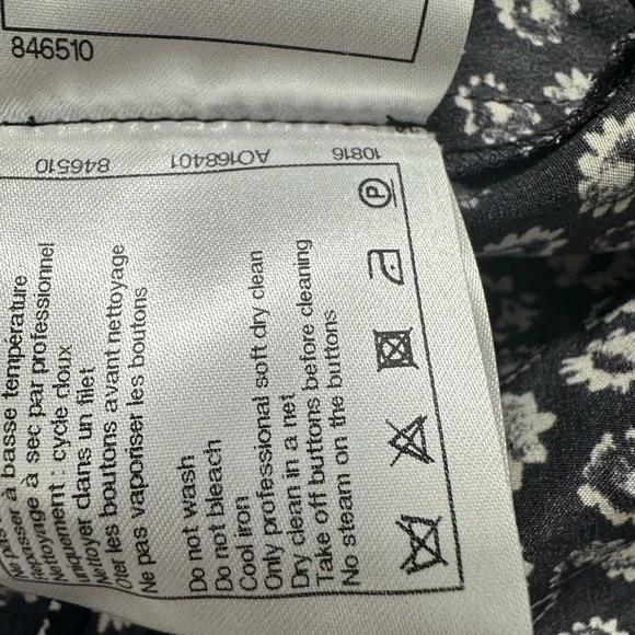 Chanel Coco Floral-Print Sleeveless Shirt Blouse in Black/White 44(US12) - Picture 7 of 12